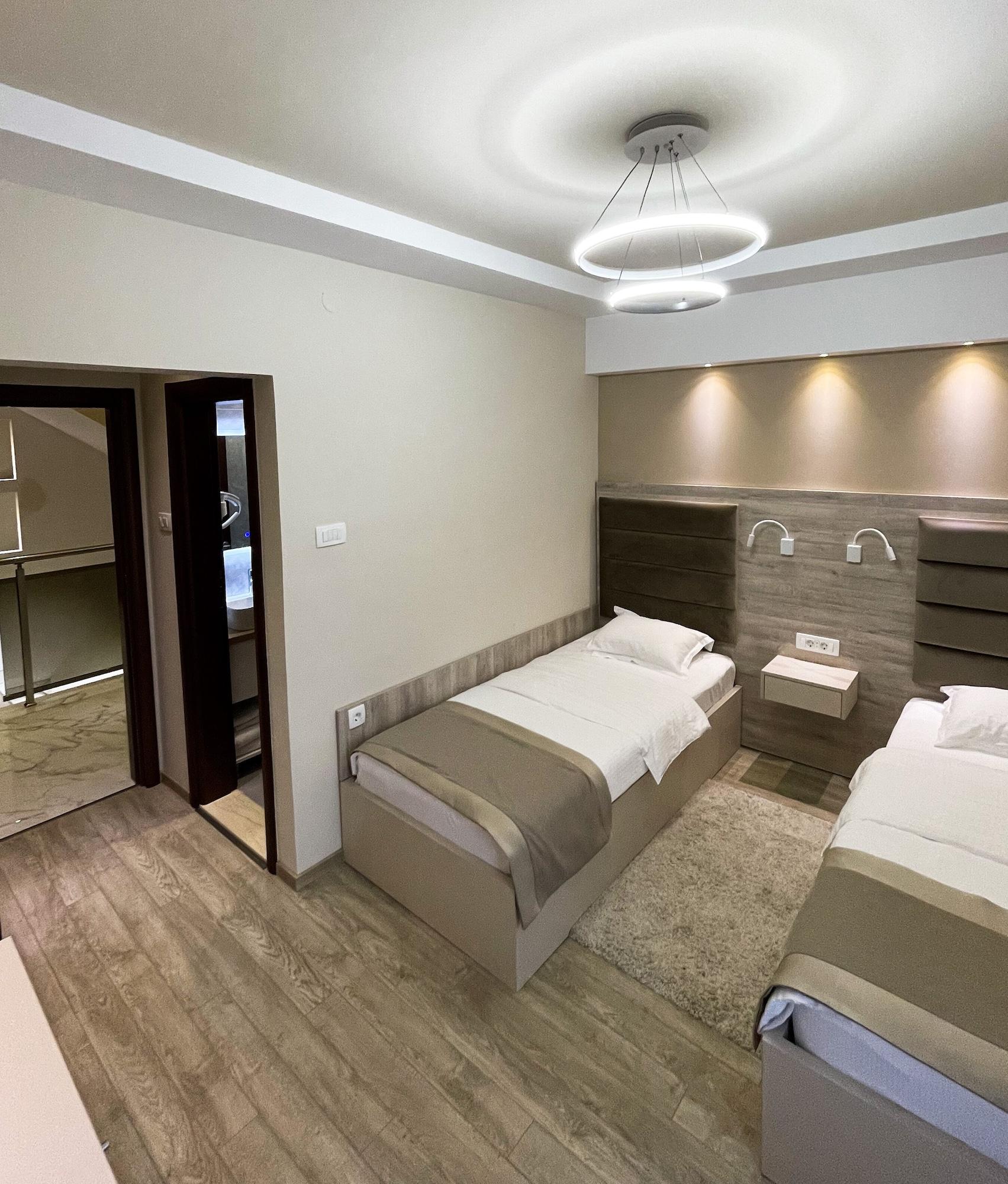 Hotel Holiday Podgorica Ngoại thất bức ảnh