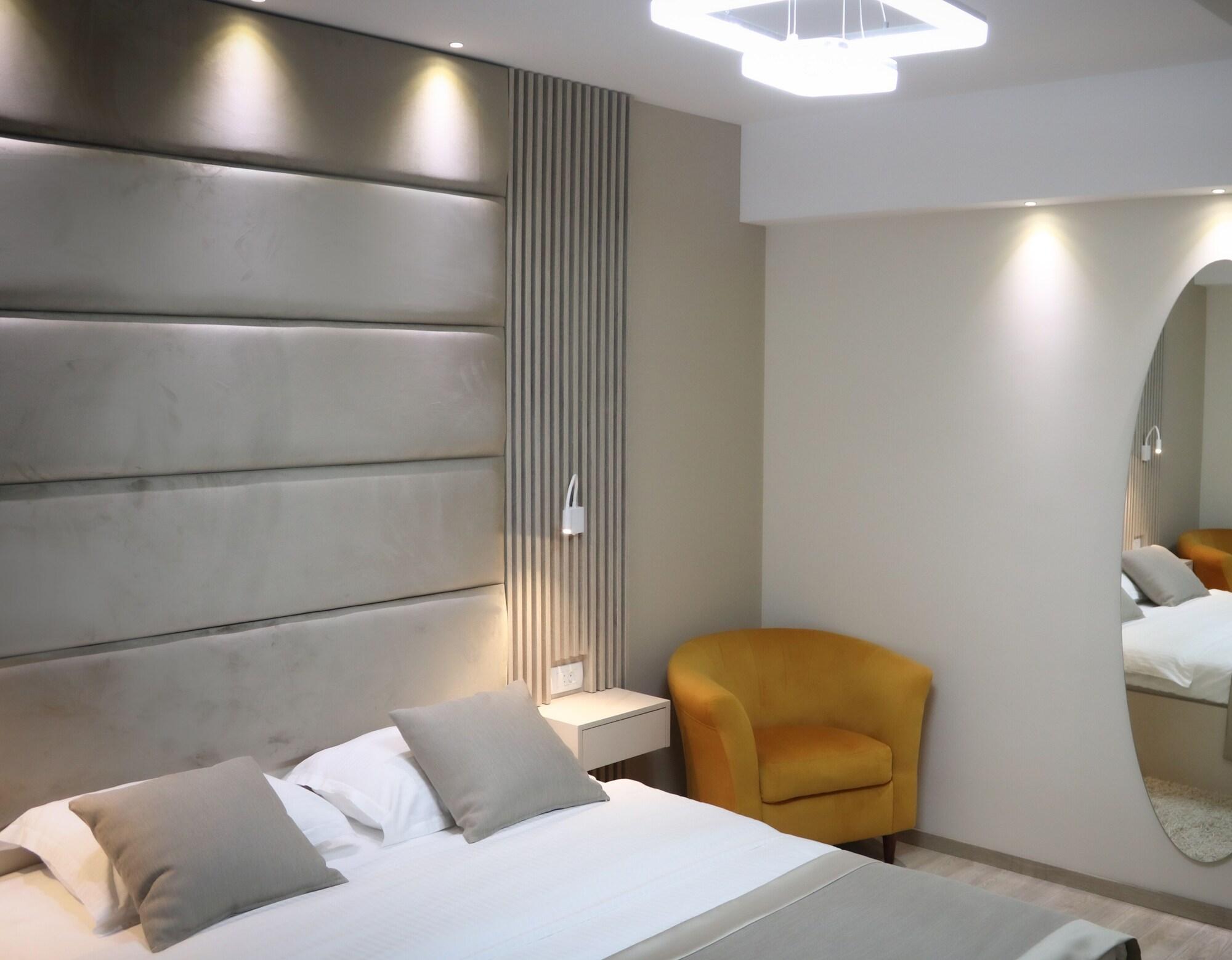 Hotel Holiday Podgorica Ngoại thất bức ảnh