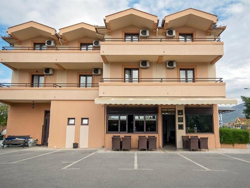 Hotel Holiday Podgorica Ngoại thất bức ảnh